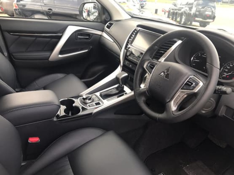 2016 MITSUBISHI PAJERO SPORT GLS QE