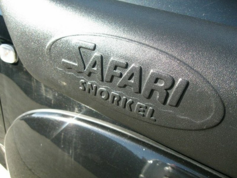 2006 TOYOTA HILUX SR5 (4x4) KUN26R 06 UPGRADE