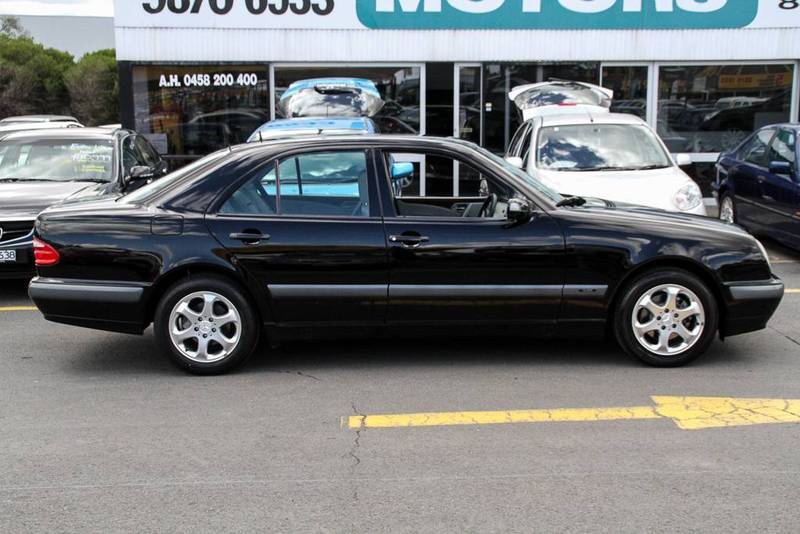 2001 MERCEDES-BENZ E200K CLASSIC W210