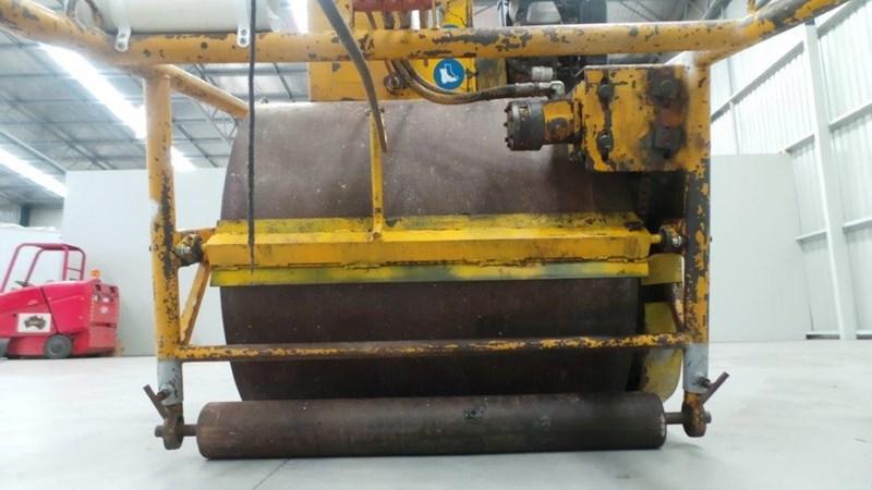 MENTAY CRICKET PITCH ROLLER