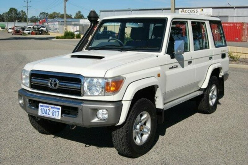 2009 TOYOTA LANDCRUISER GXL VDJ76R