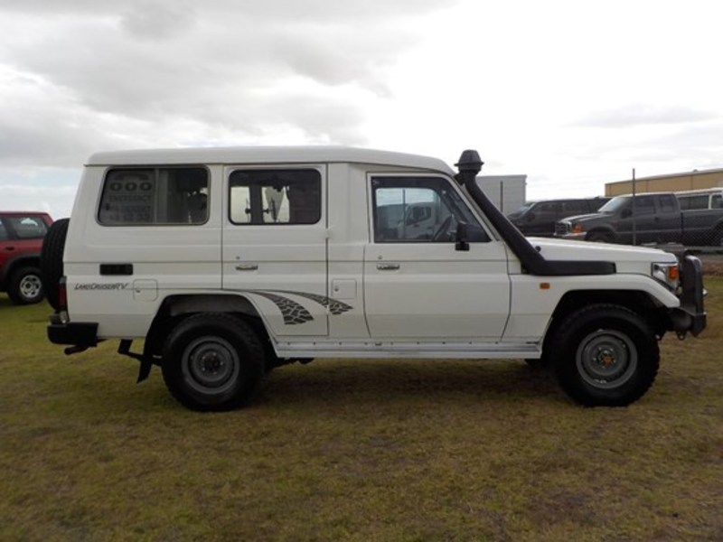 2006 TOYOTA LANDCRUISER RV TROOPCARRIER HDJ78R