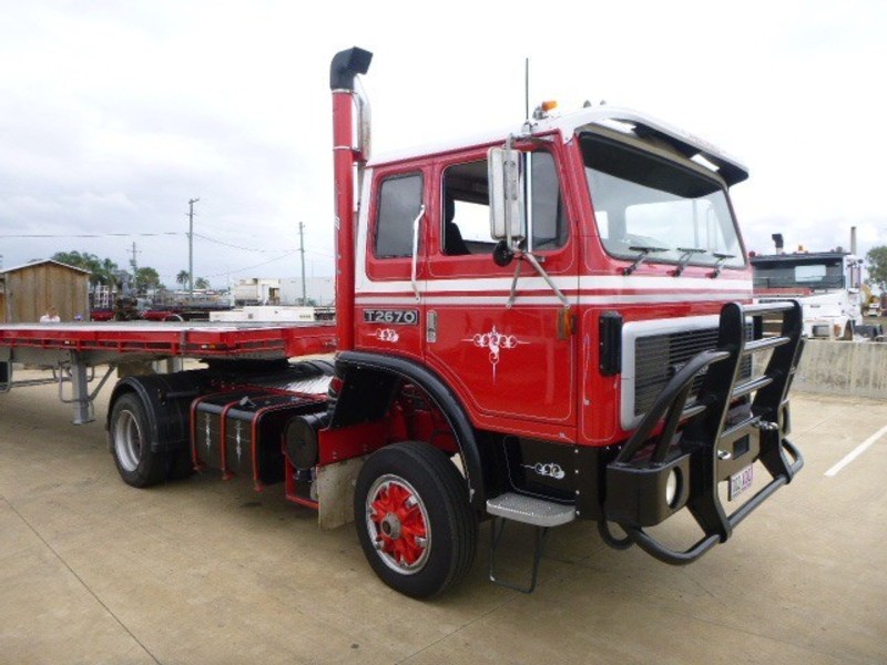 1988 INTERNATIONAL Acco T2670 T Line 2670 Acco T2670 Truck