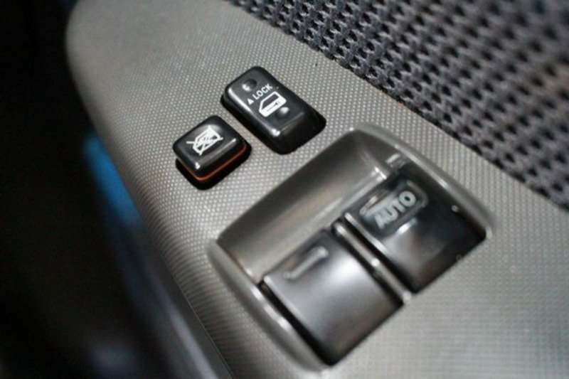 2012 TOYOTA HILUX SR (4x4) KUN26R MY12
