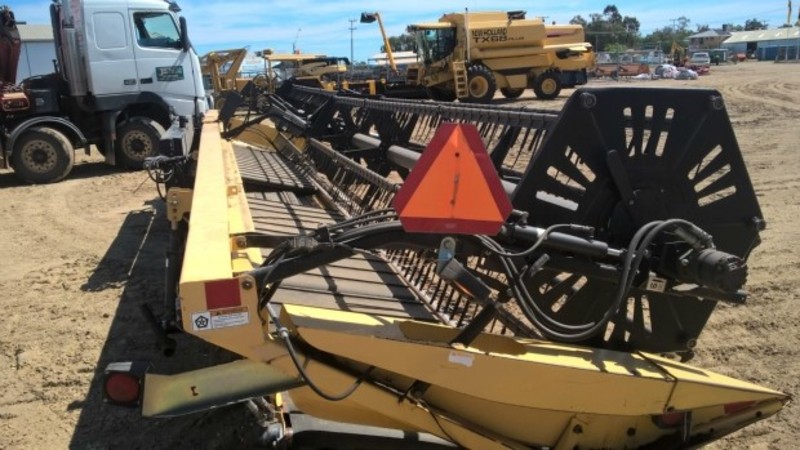 1999 NEW HOLLAND TX68 Plus TX68 Plus HarvesterHeader
