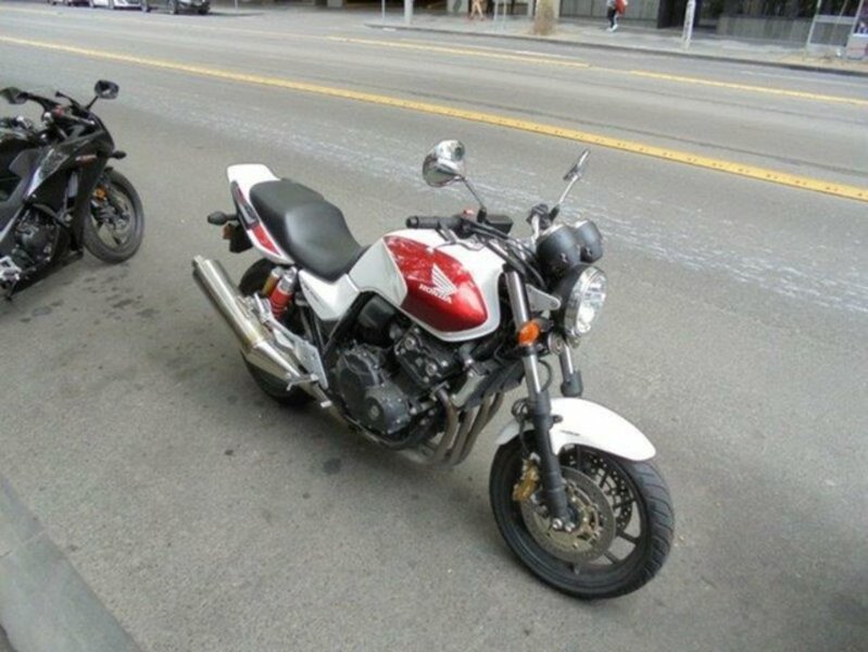 2017 HONDA CB400