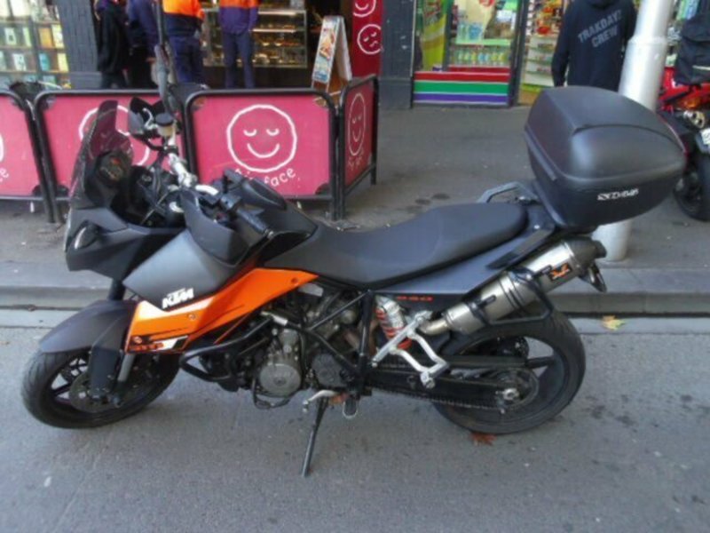 2009 KTM 990 SUPERMOTO T