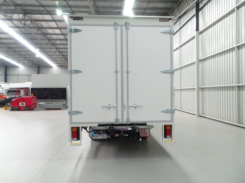 2016 HINO 716 - 300 Series 716 - 300 Series Truck