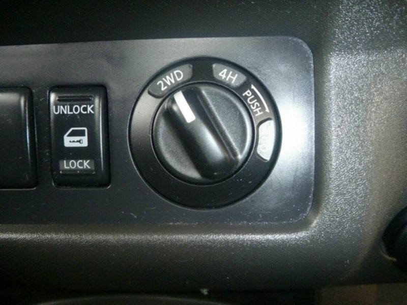 2007 NISSAN NAVARA ST-X (4x4) D40