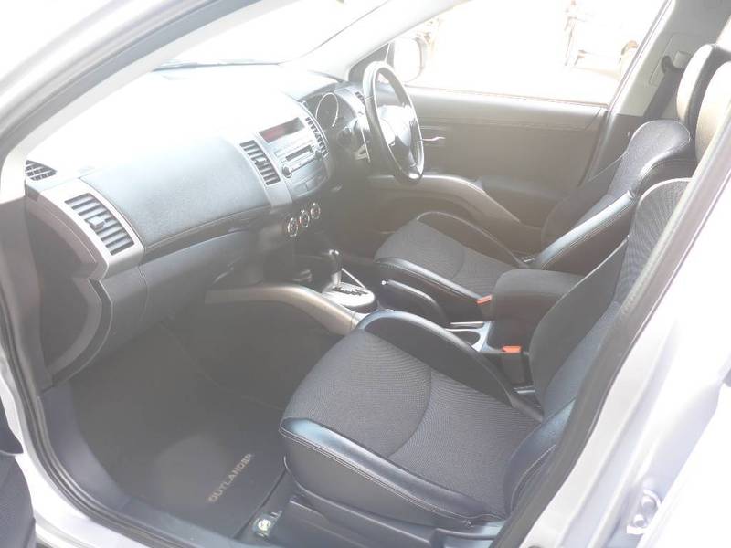 2012 MITSUBISHI OUTLANDER XLS ZH MY12