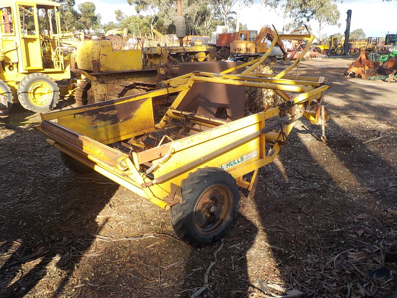 TRAILING HAY FEED OUT 0748