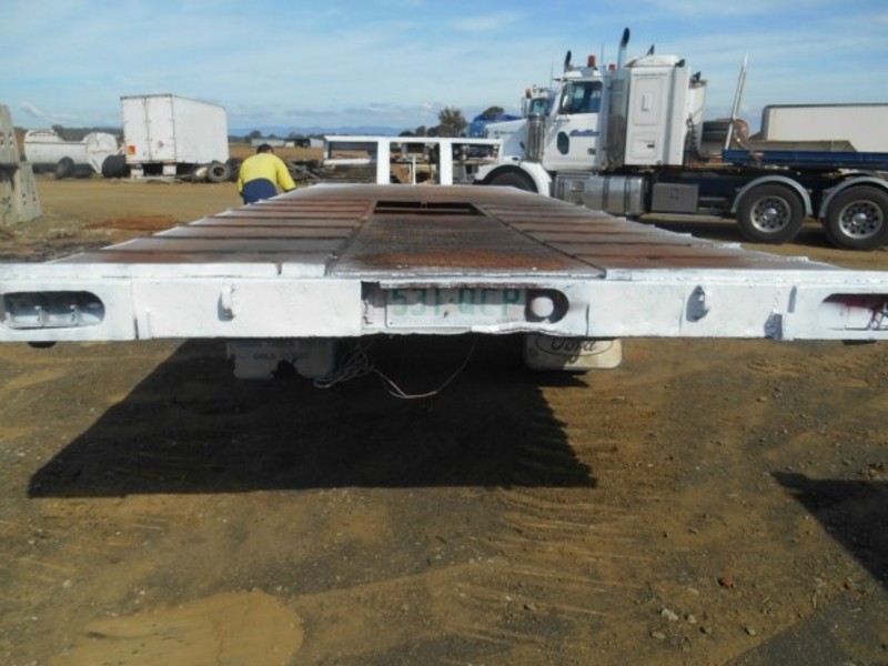 Freighter Low LoaderPlatform Semi Trailer