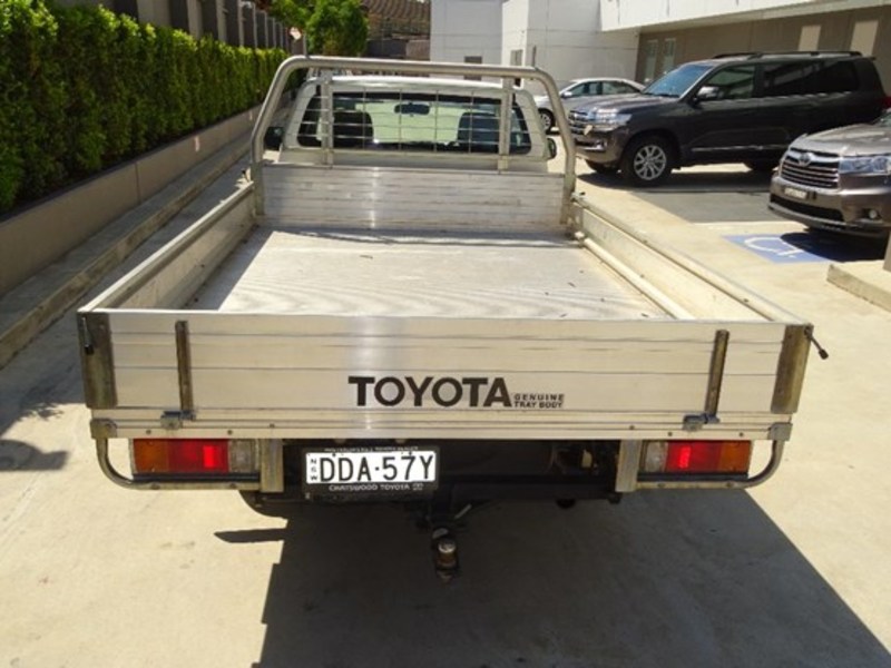 2011 TOYOTA HILUX SR KUN16R