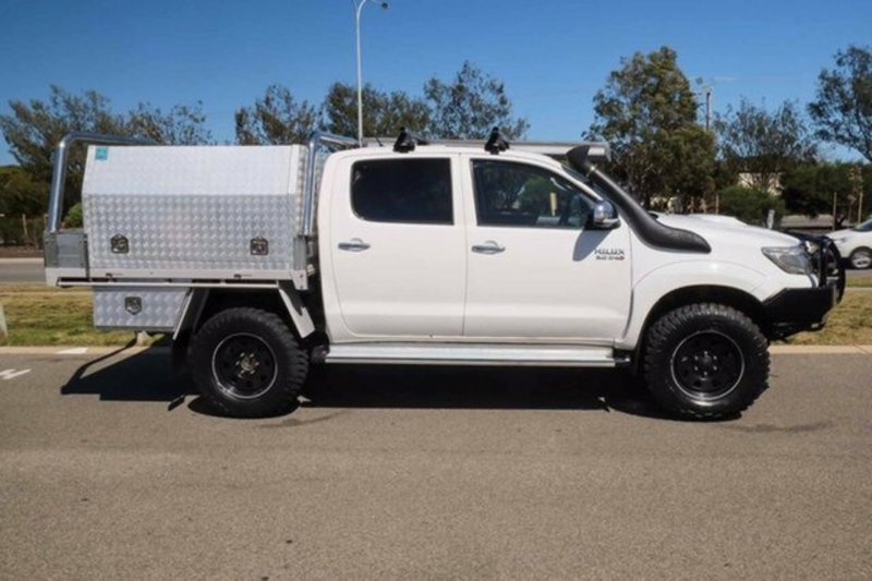 2012 TOYOTA HILUX SR5 (4x4) KUN26R MY12