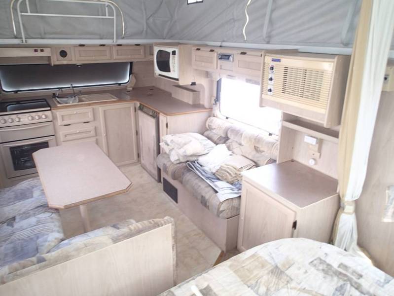 2001 JAYCO WESTPORT 19