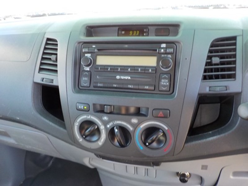 2006 TOYOTA HILUX WORKMATE TGN16R