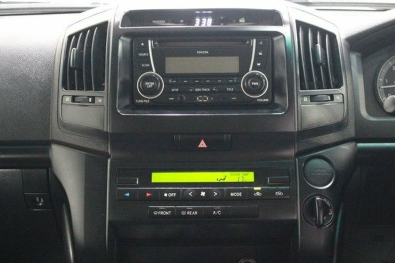 2012 TOYOTA LANDCRUISER GX (4x4) VDJ200R
