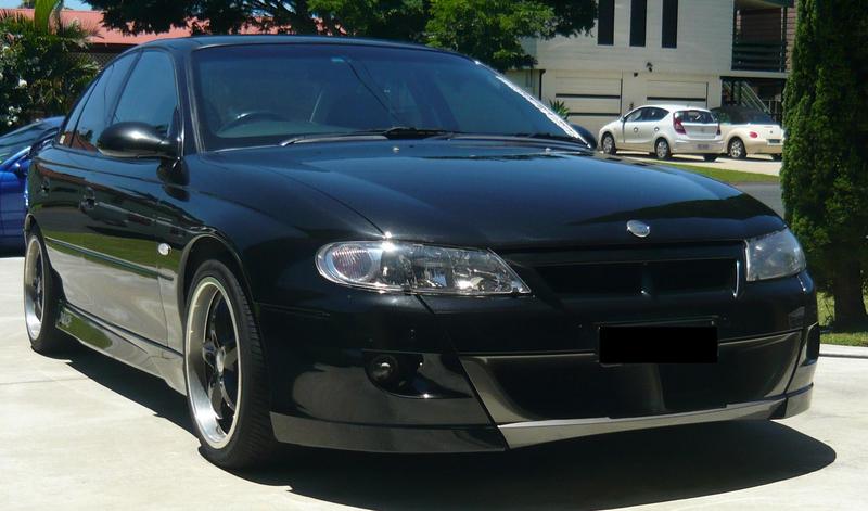 2001 HSV VXII XU6