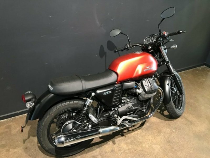 2017 MOTO GUZZI V7 II Stone