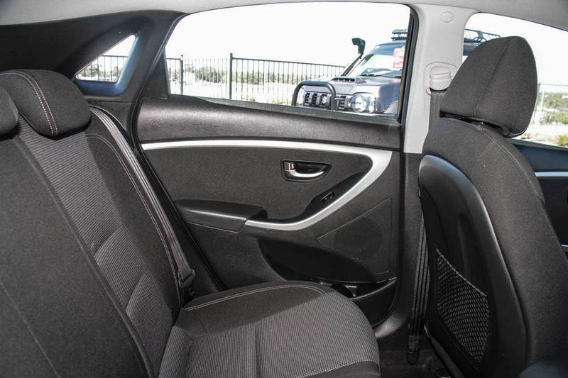 15 HYUNDAI i30 GD3 SERIES II MY16 ACTIVE HBK5DR SA 6SP 1.8I