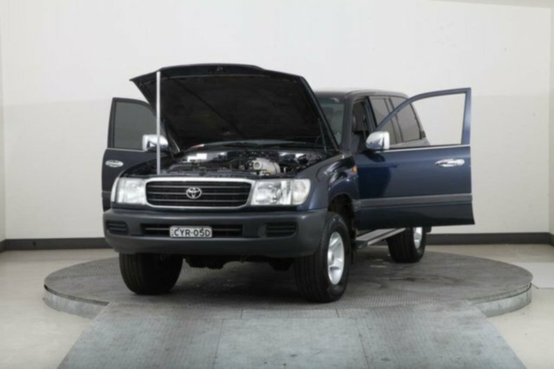 1999 TOYOTA LANDCRUISER GXL (4x4) FZJ105R