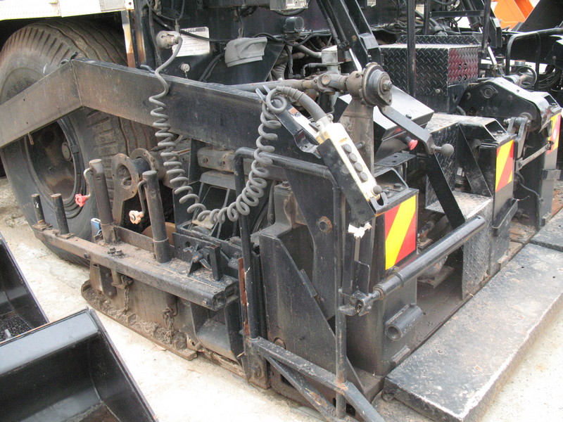 BITUMEN PAVER