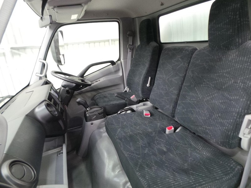 2016 HINO 616 - 300 Series 616 - 300 Series Truck