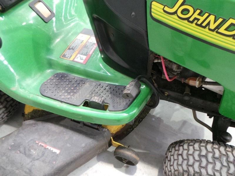 JOHN DEERE L111 RIDE ON MOWER