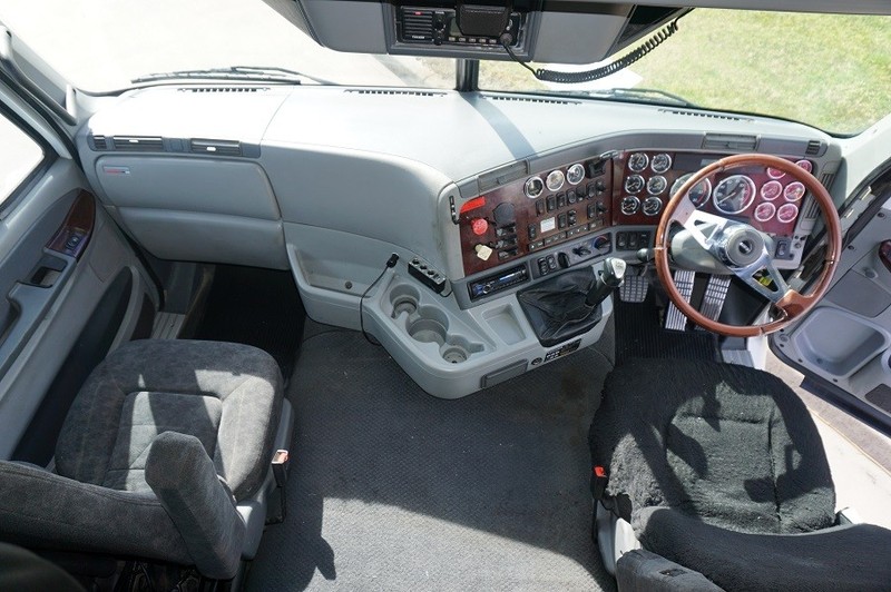 2007 FREIGHTLINER Argosy 110" Hi Cab Argosy Truck