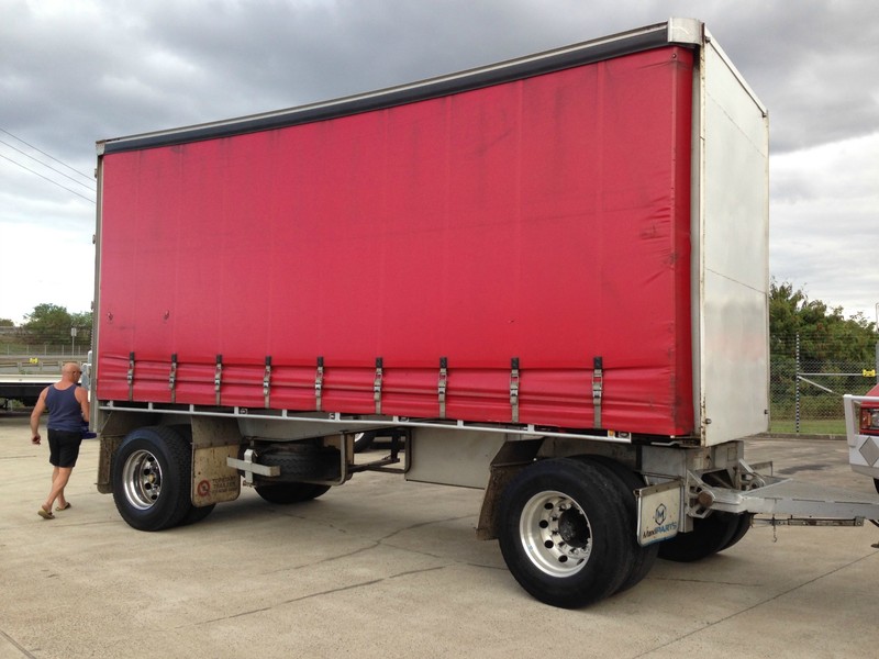 2004 Topstart Curtainsider Dog Trailer
