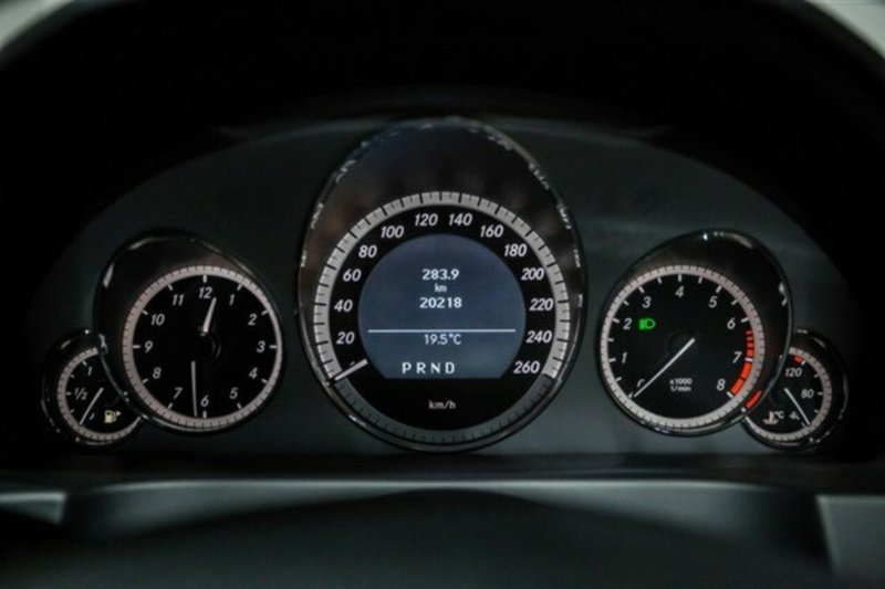 2011 MERCEDES-BENZ E250 CGI AVANTGARDE 207 MY11