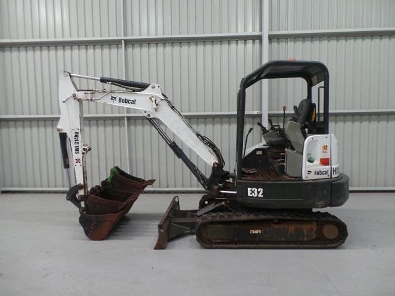 2011 BOBCAT E32M EXCAVATOR