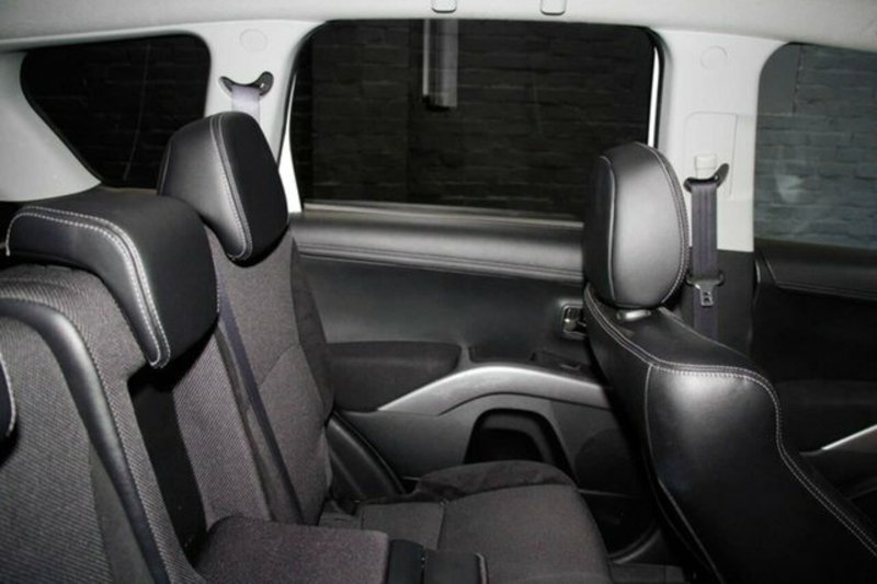 2012 MITSUBISHI OUTLANDER VR ZH MY12