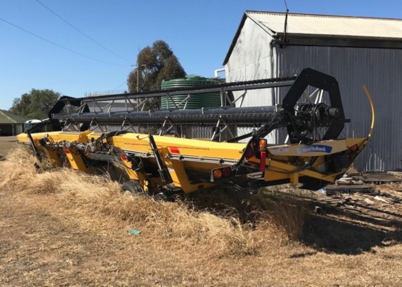 2009 NEW HOLLAND H8080 Windrowers