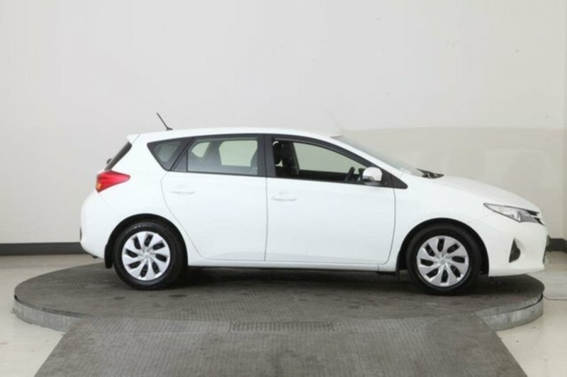 2013 TOYOTA COROLLA ASCENT ZRE182R