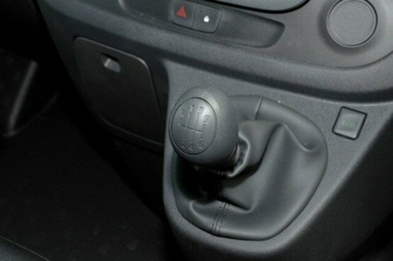 2017 RENAULT TRAFIC SWB X82 MY17