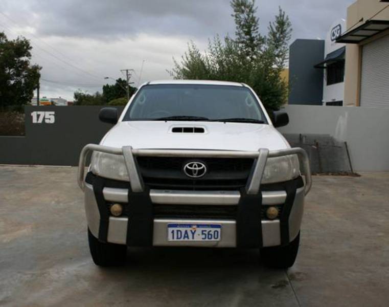 2009 TOYOTA HILUX SR (4x4) KUN26R 08 UPGRADE