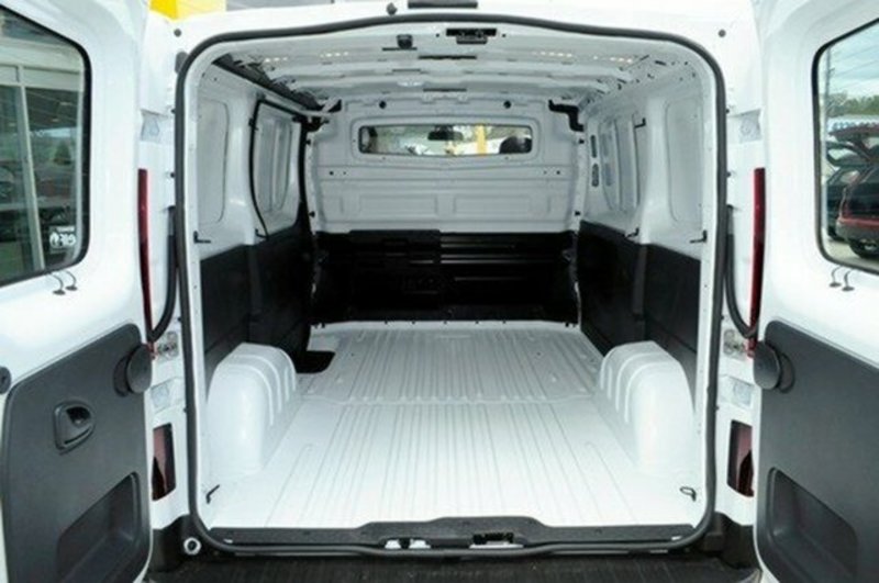 2016 RENAULT TRAFIC 103KW Low Roof SWB X82