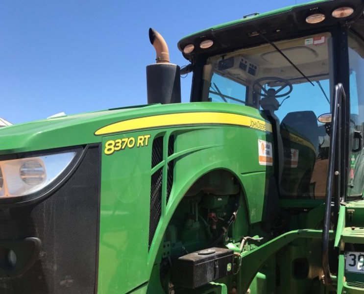 JOHN DEERE 8370RT Tractor