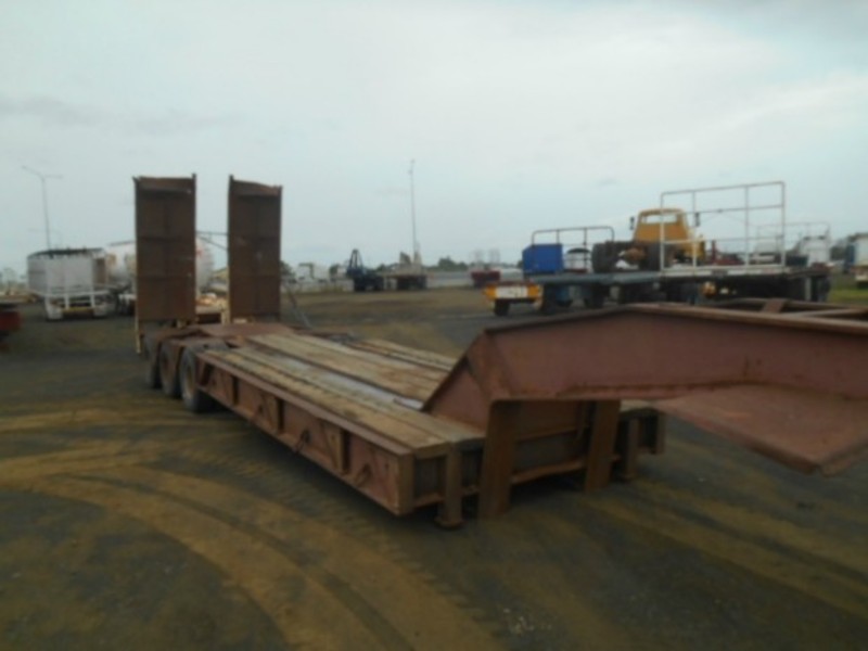 Drake Low LoaderPlatform Semi Trailer