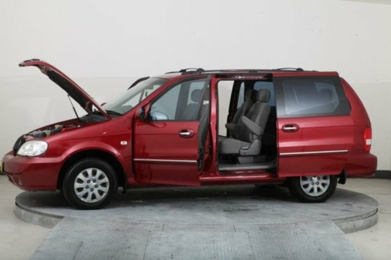 2005 KIA CARNIVAL LS KV11