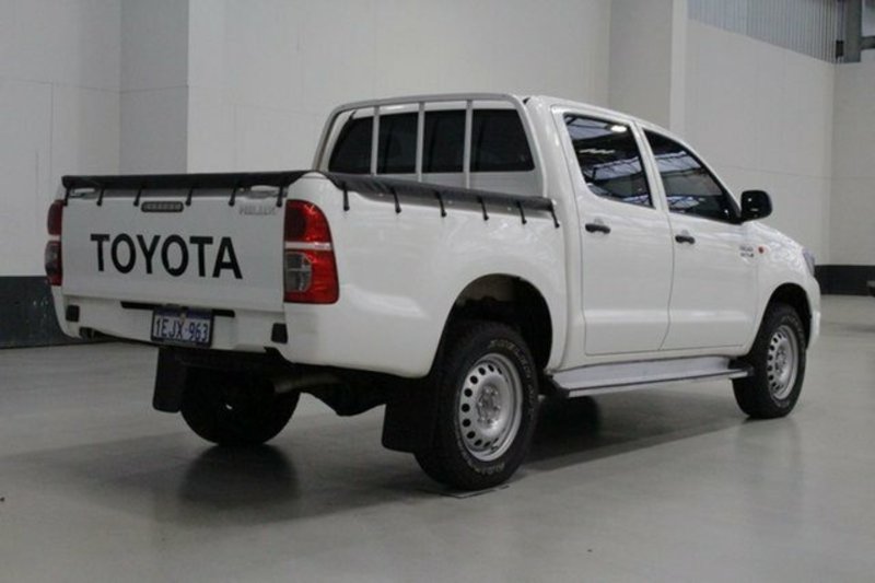 2014 TOYOTA HILUX SR (4x4) KUN26R MY14
