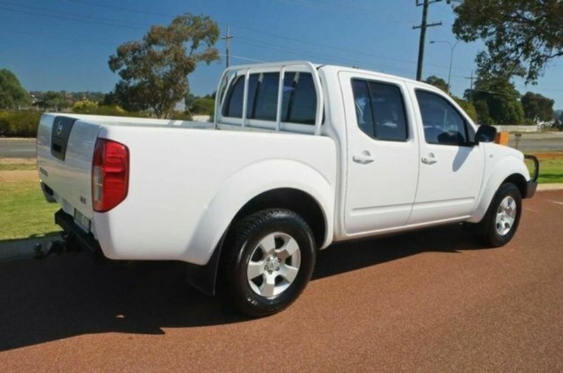 2009 NISSAN NAVARA RX D40