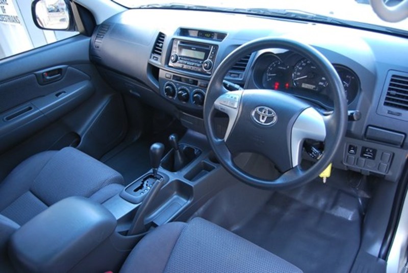 2011 TOYOTA HILUX SR KUN26R