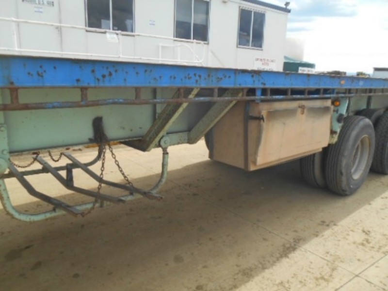 1980 Haulmark Flat top Semi Trailer