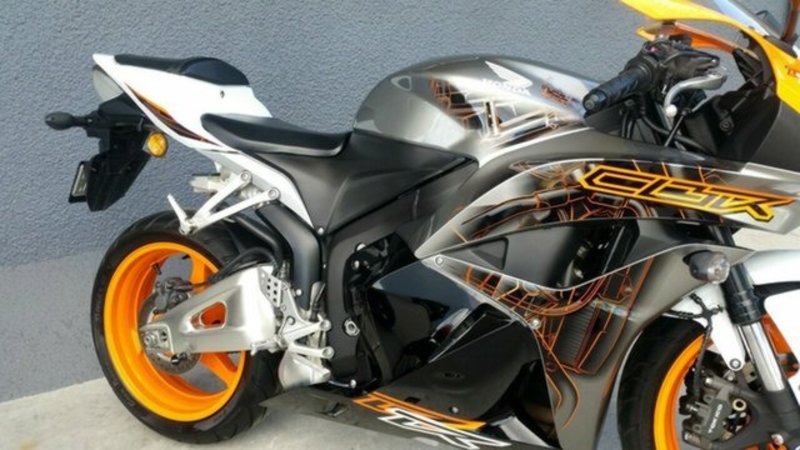 2011 HONDA CBR600RR