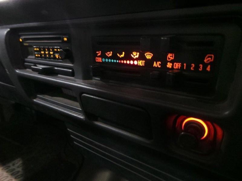 2006 ISUZU NPR400