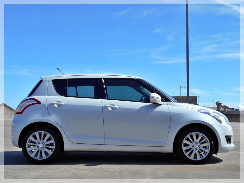 2011 SUZUKI SWIFT GLX FZ