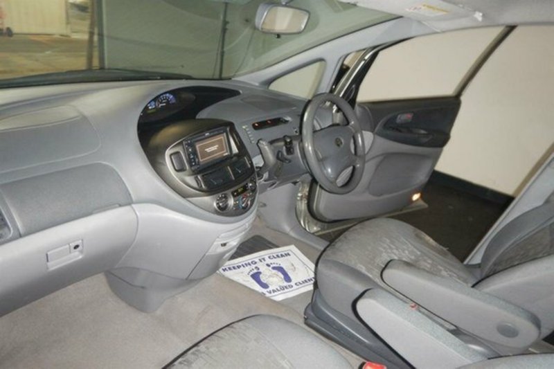 2003 TOYOTA TARAGO GLi ACR30R