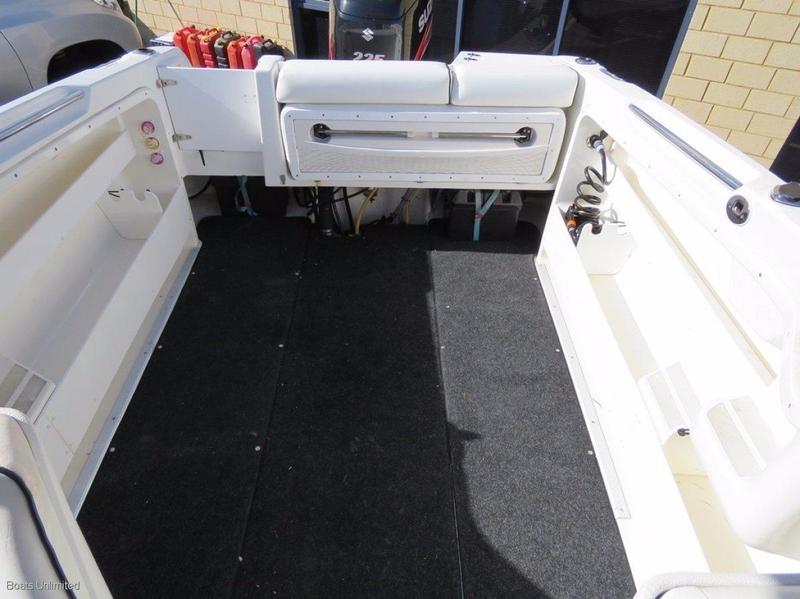 Haines Signature 632f WALK AROUND BIG VOLUME BOAT GREAT FISHING N FAMILY